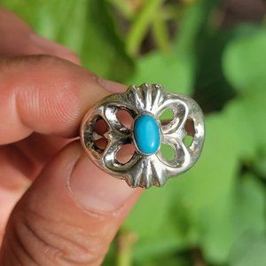 Stunning vintage Native American handmade tufa sand casted sterling turquoise ri